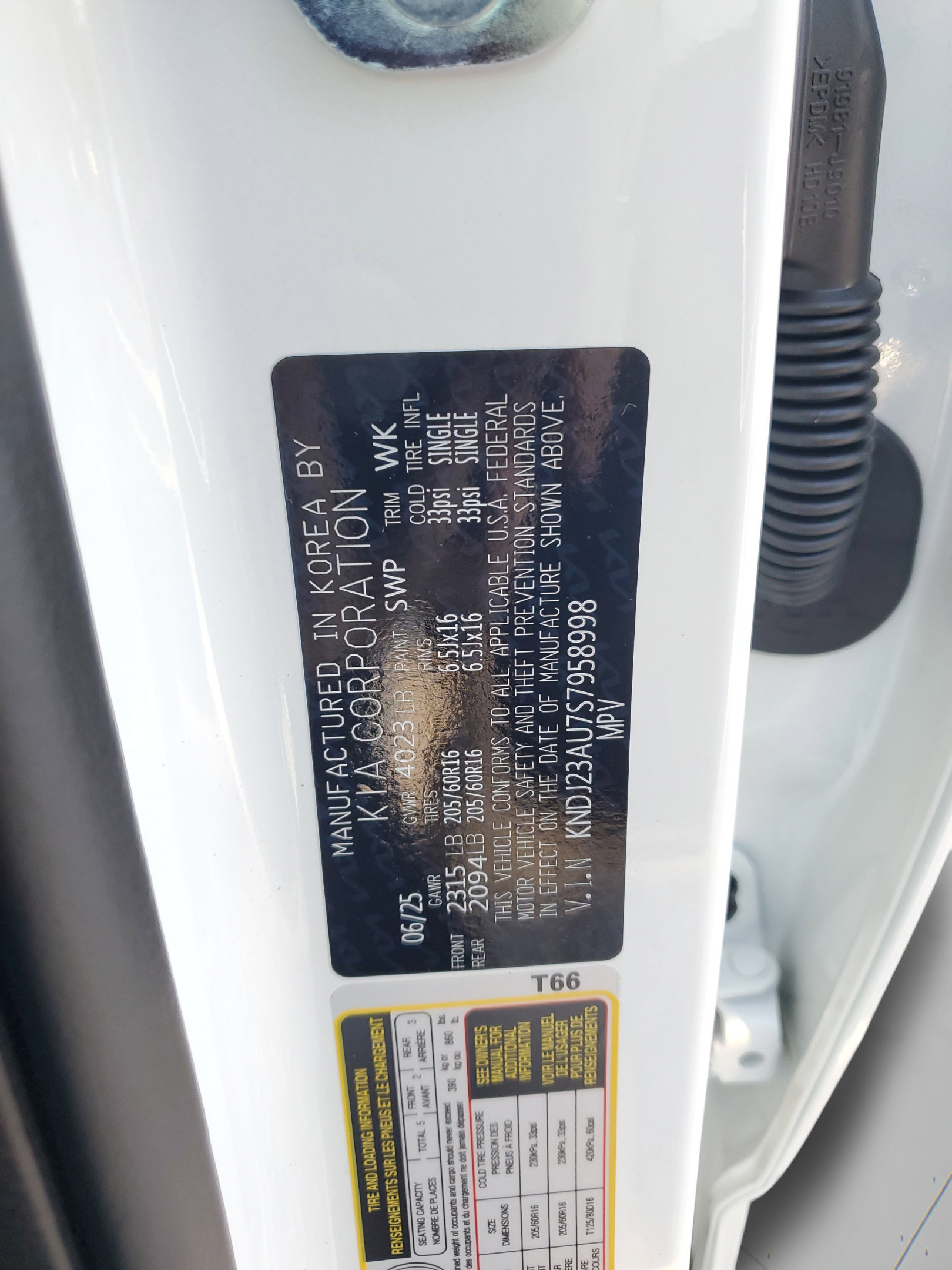 Used 2025 Kia Soul LX FWD image 33