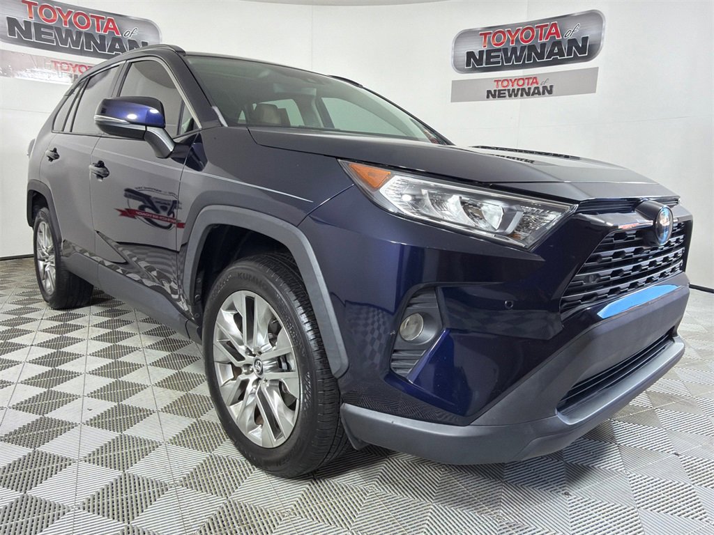 Used 2020 Toyota RAV4 XLE Premium image 1