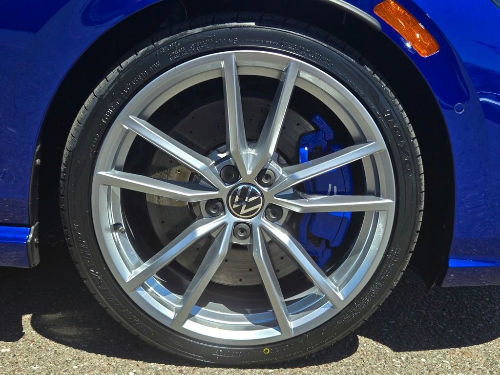 Used 2024 Volkswagen Golf R w/ MDO Package AWD/4WD image 10