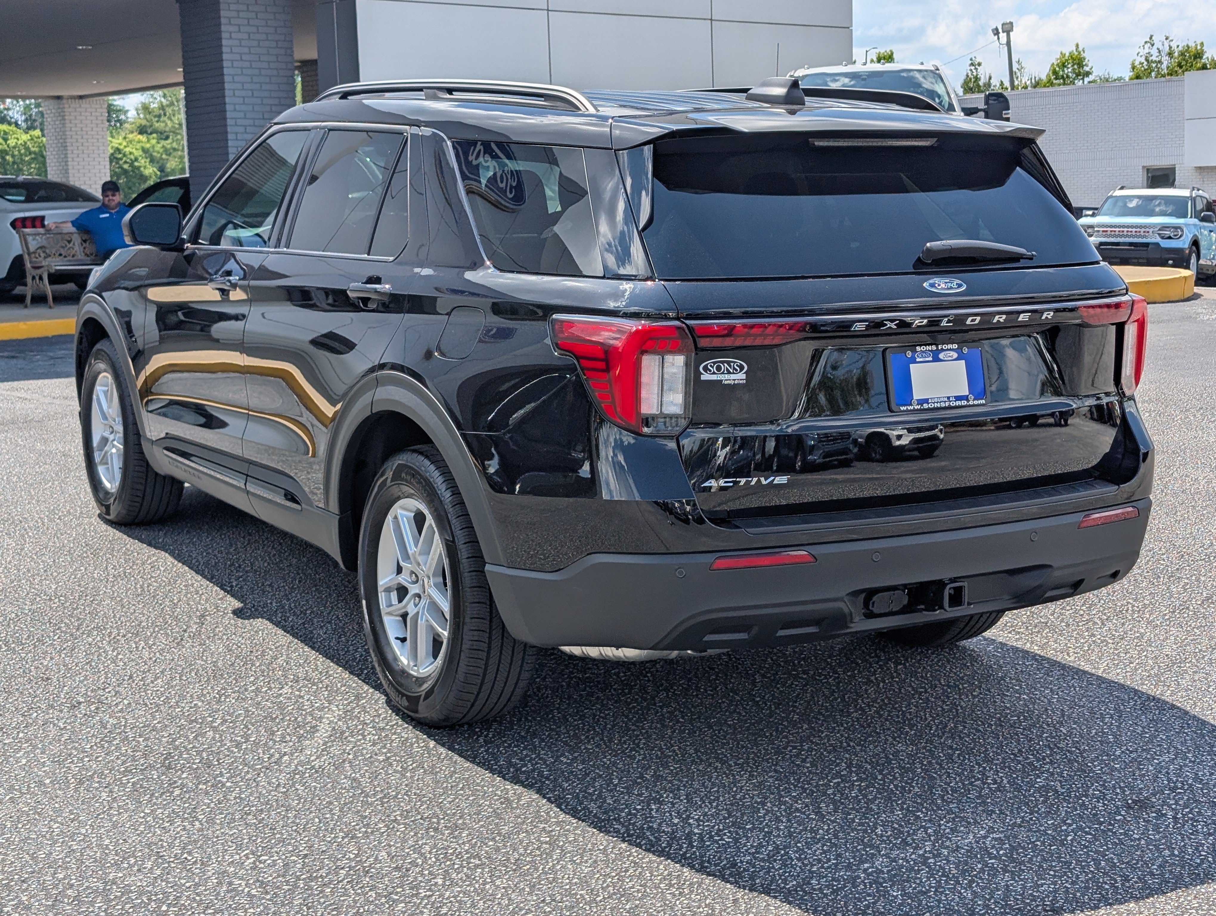 New 2026 Ford Explorer Active RWD image 13