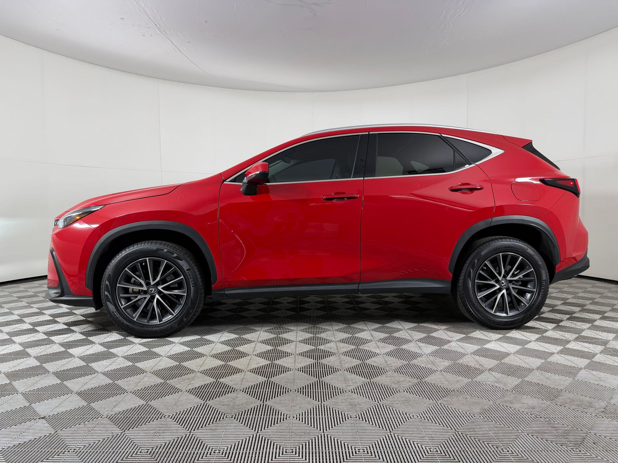 Used 2023 Lexus NX 350h AWD image 2