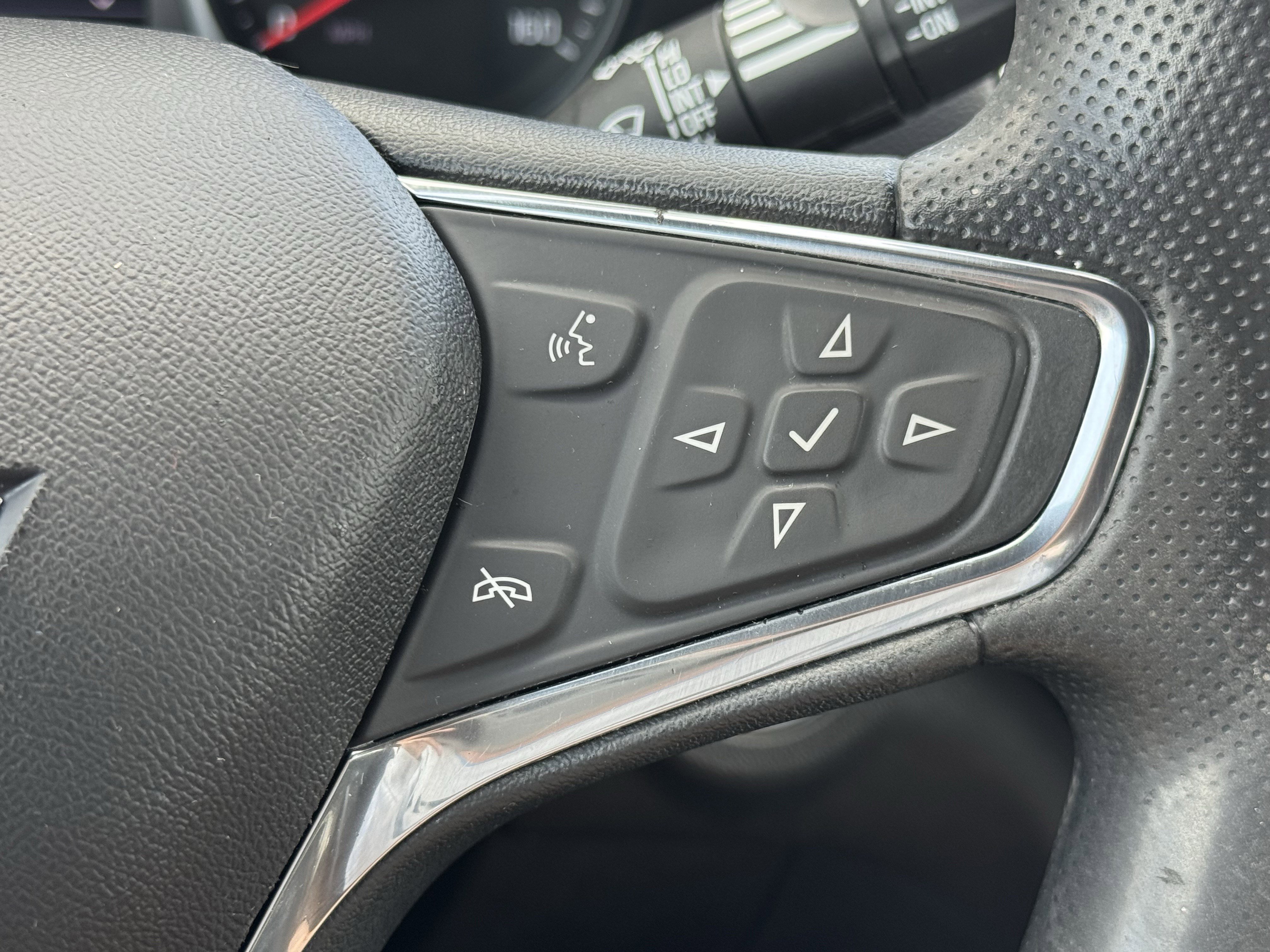 Used 2020 Chevrolet Equinox LT image 22