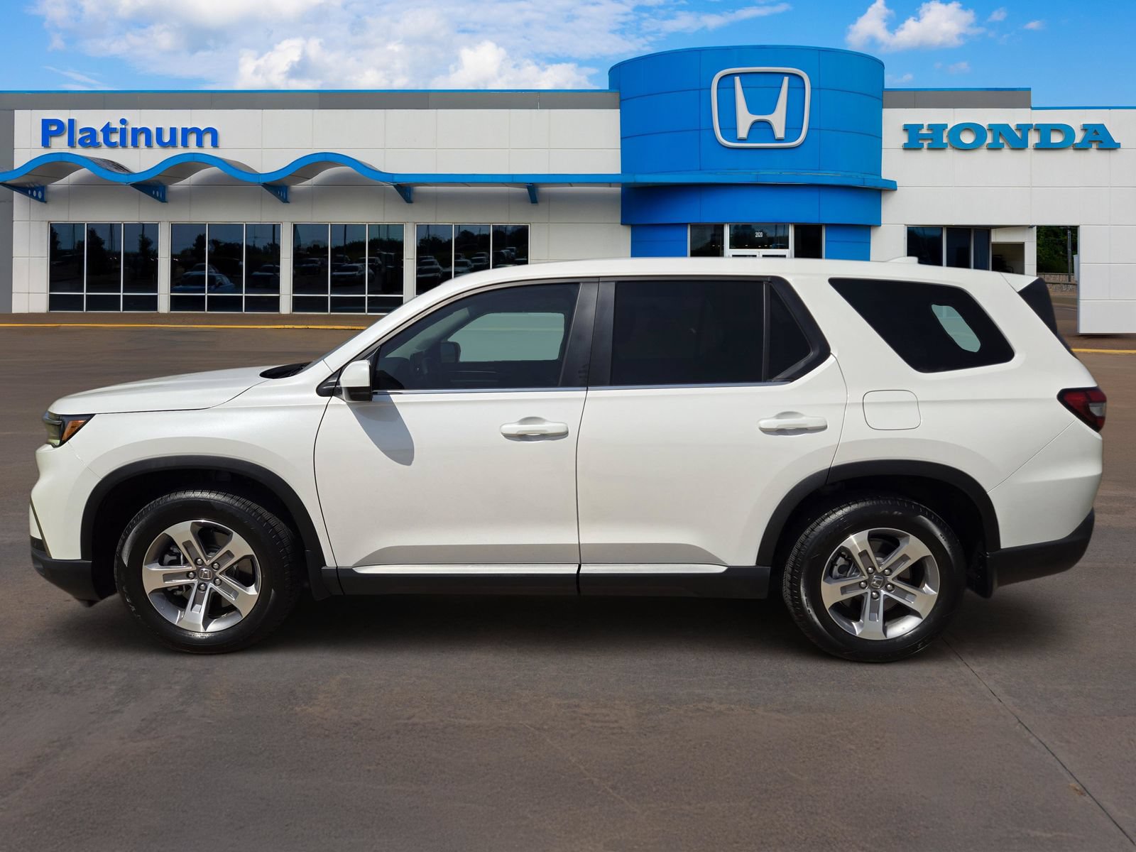 Used 2025 Honda Pilot EX-L image 3