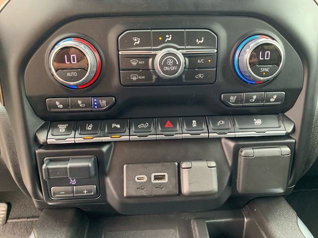 Used 2022 Chevrolet Silverado 3500 High Country w/ Technology Package image 27