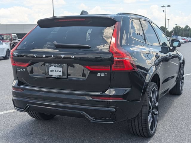 Used 2024 Volvo XC60 B5 Ultimate w/ Protection Package Premier AWD/4WD image 3