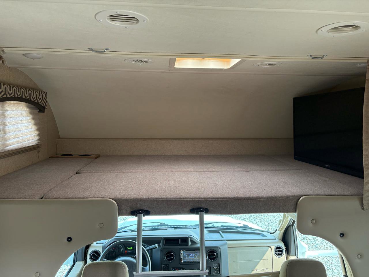 Used 2018 Ford E-450 and Econoline 450 Super Duty w/ Motorhome Prep Package RWD image 46