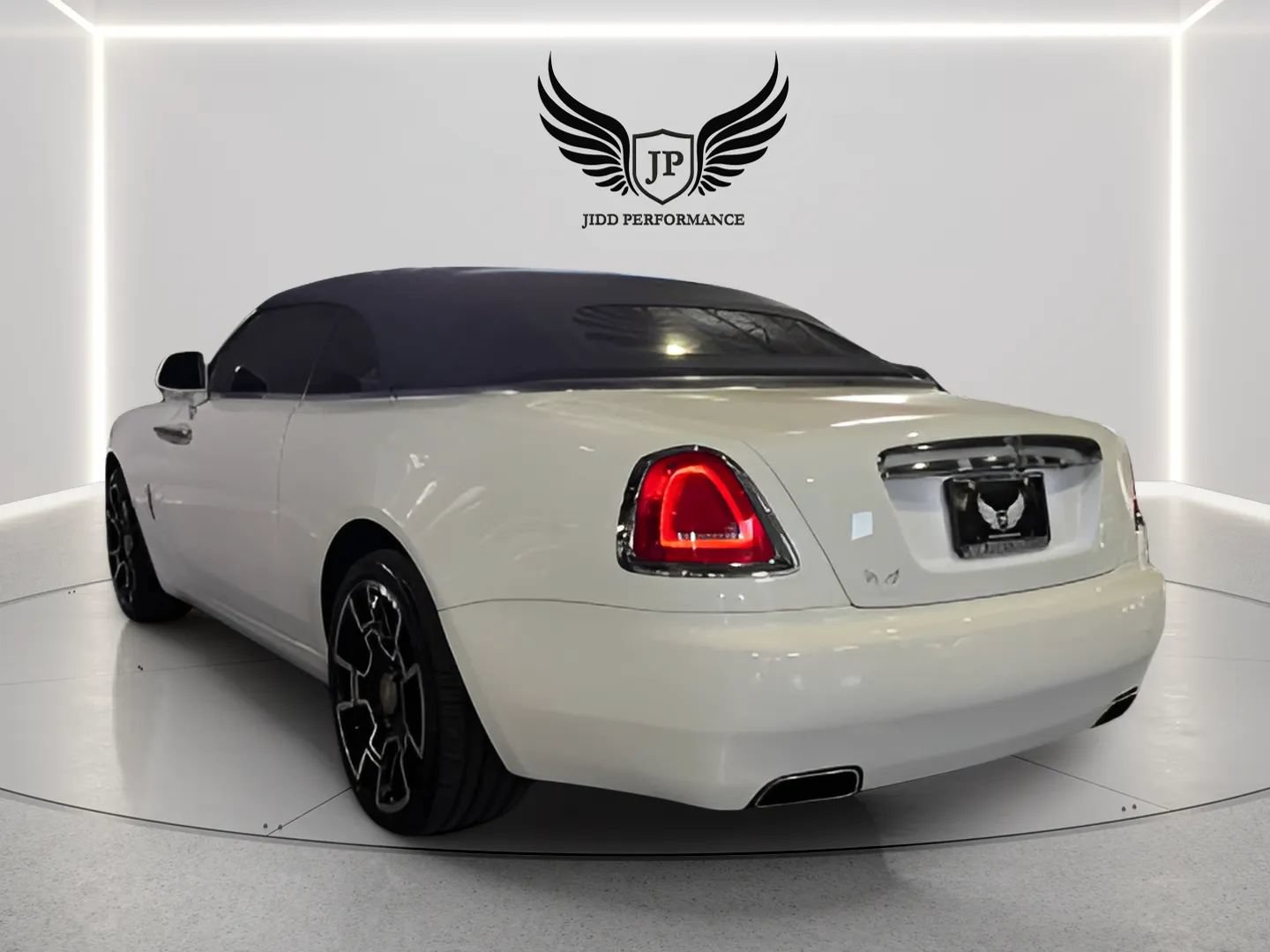 Used 2016 Rolls-Royce Dawn RWD image 9