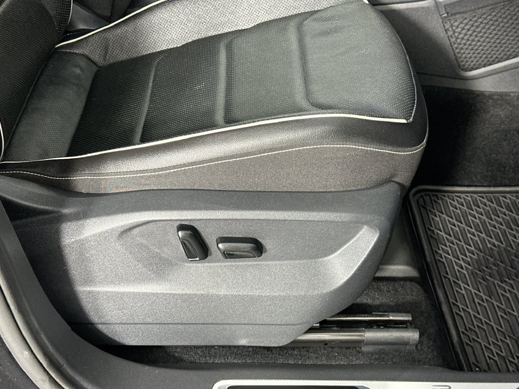 Used 2022 Volkswagen Tiguan SEL R-Line AWD/4WD image 23