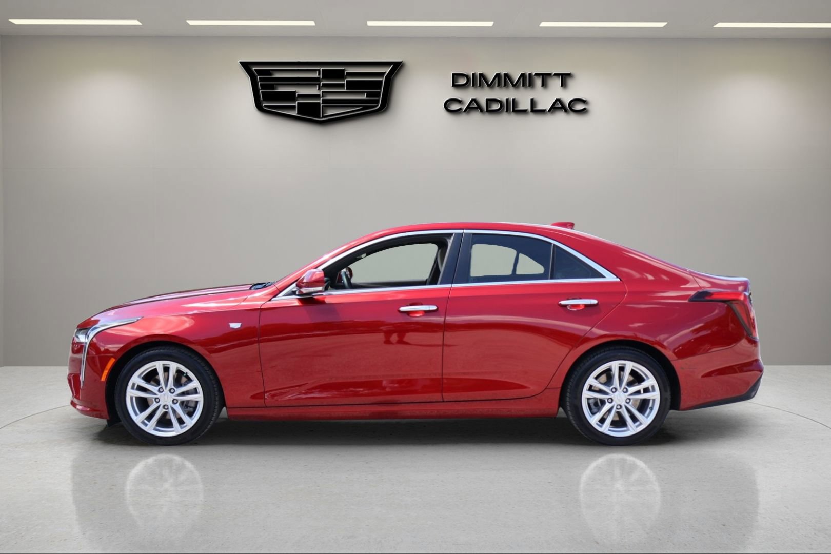 Used 2021 Cadillac CT4 Luxury w/ Sun And Sound Package RWD image 2