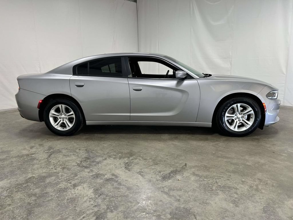 Used 2017 Dodge Charger SE w/ Popular Equipment Group RWD image 2