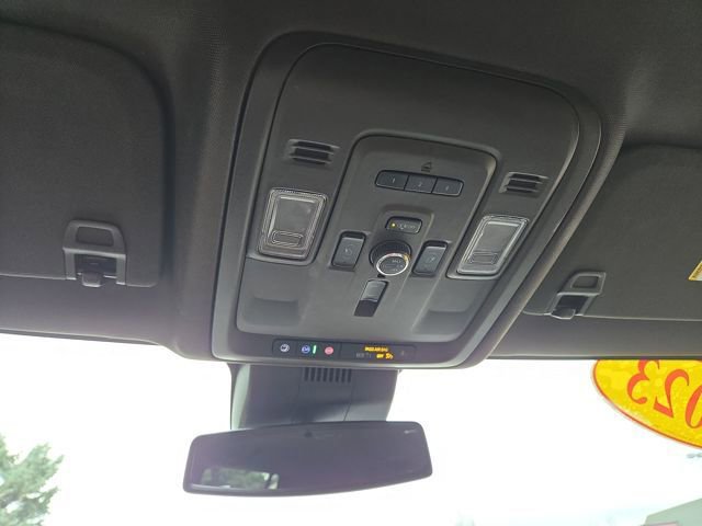 Used 2023 GMC Yukon XL Denali image 28