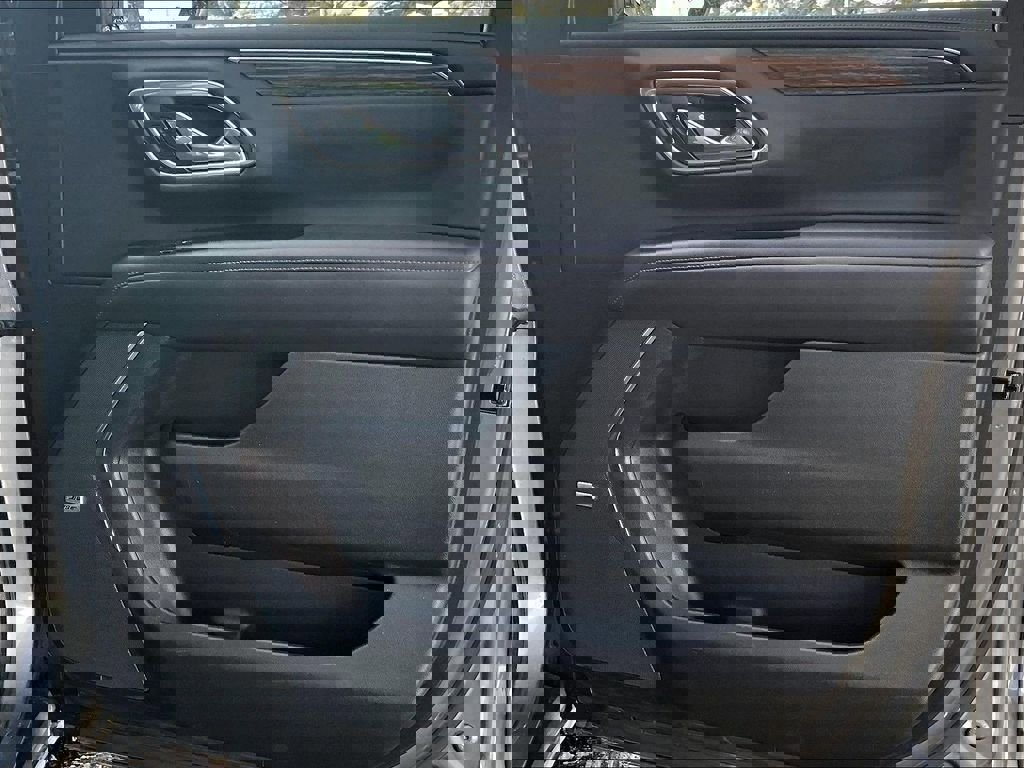 Used 2021 Chevrolet Tahoe High Country w/ Premium Package image 11