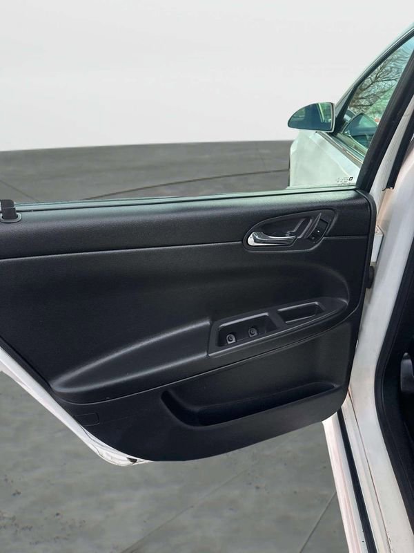 Used 2009 Chevrolet Impala LT image 19