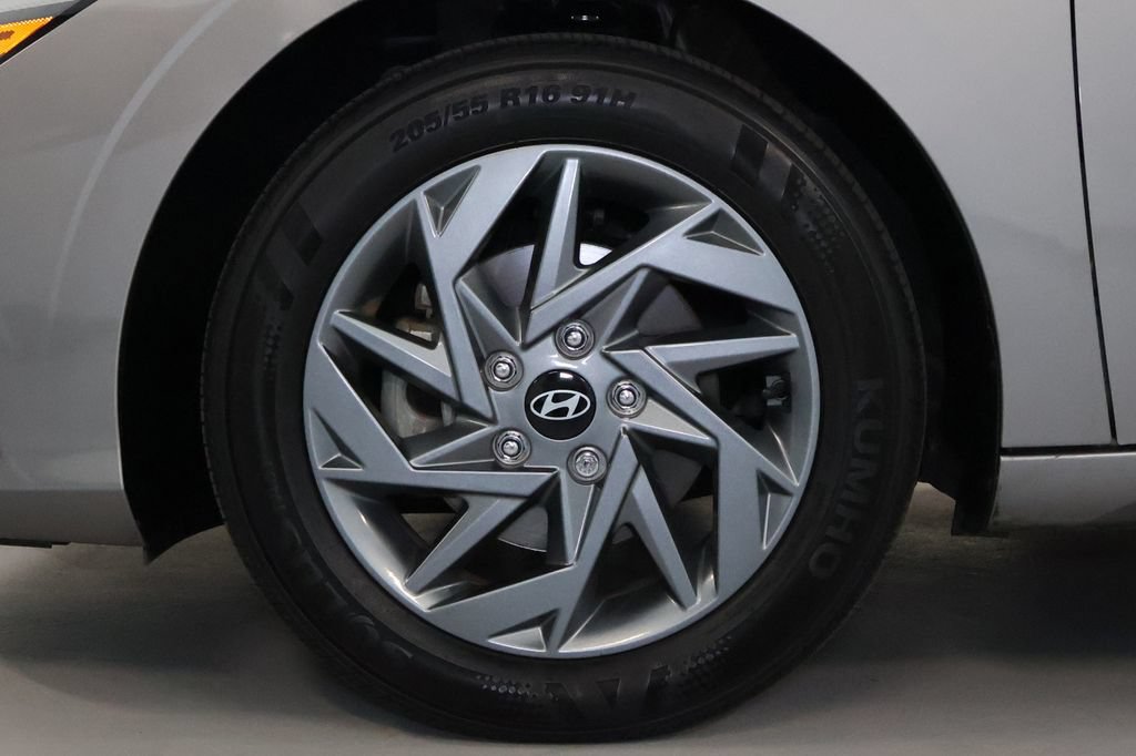 Used 2024 Hyundai Elantra SEL FWD image 29