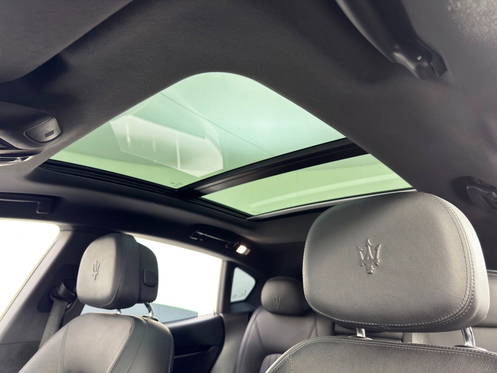 Used 2019 Maserati Levante image 11