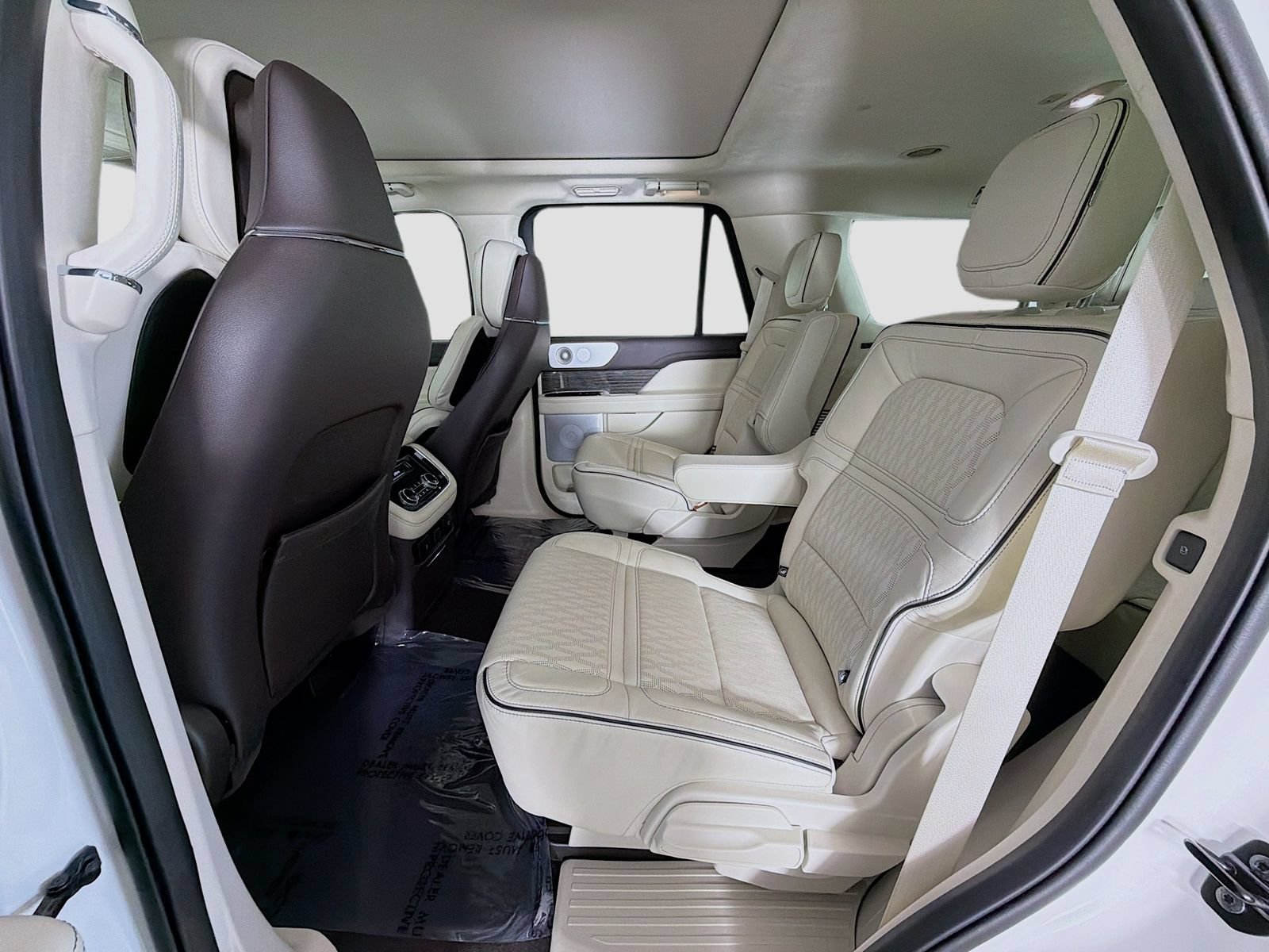 Used 2021 Lincoln Navigator Black Label w/ Cargo Convenience Package AWD/4WD image 25