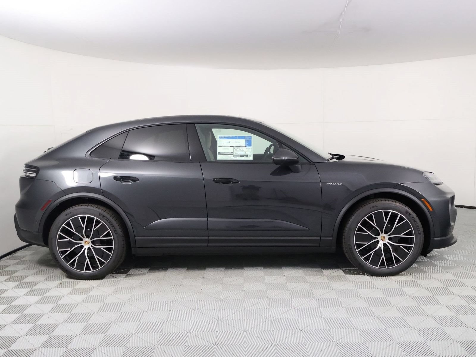 New 2026 Porsche Macan Electric RWD image 8