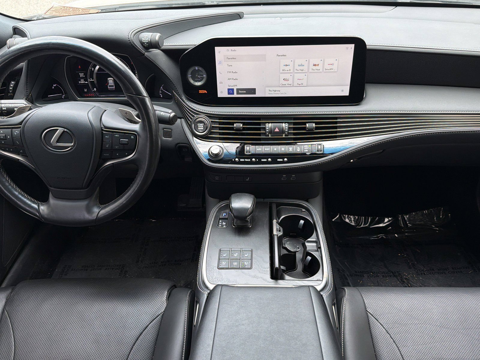 Used 2023 Lexus LS 500 w/ Accessory Package (Z2) RWD image 17