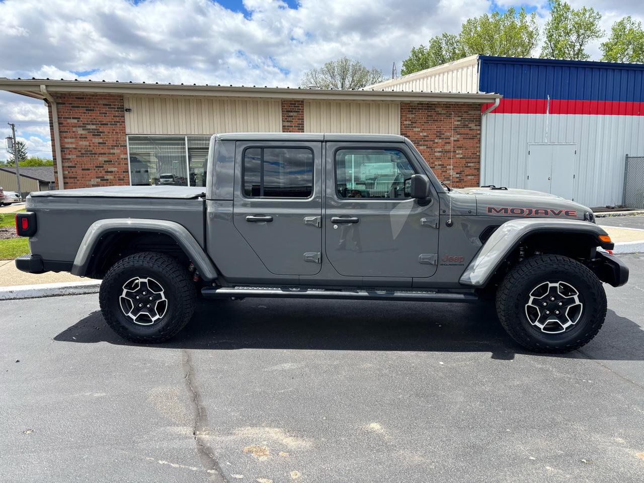 Used 2023 Jeep Gladiator Mojave w/ Cold Weather Group AWD/4WD image 2
