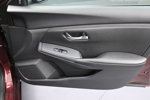 Used 2025 Nissan Sentra SV FWD image 27