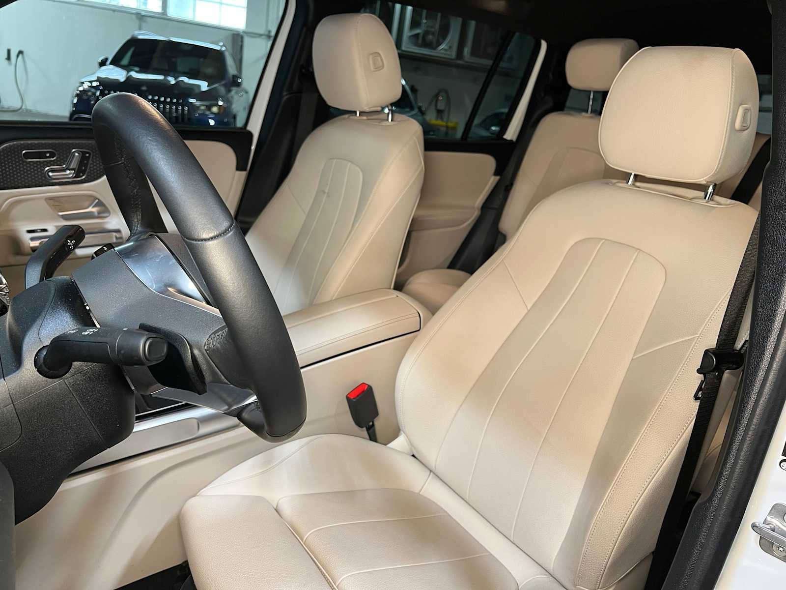 Certified 2025 Mercedes-Benz GLB 250 4MATIC image 22