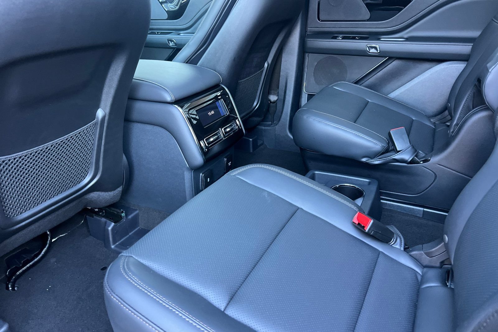 New 2026 Lincoln Aviator AWD w/ Jet Appearance Package image 9
