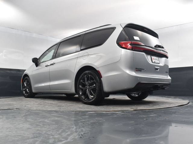 New 2026 Chrysler Pacifica Limited w/ S Appearance Package FWD image 58