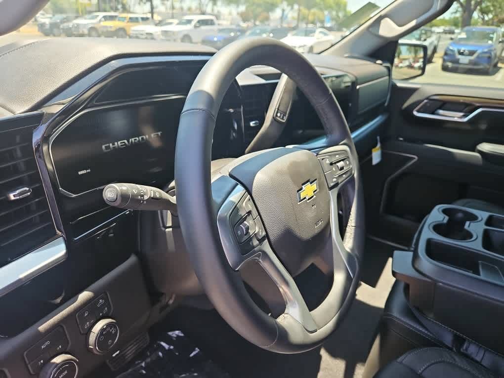 Used 2026 Chevrolet Silverado 1500 LT w/ Safety Package AWD/4WD image 2