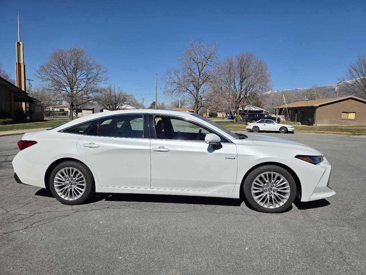 Used 2020 Toyota Avalon Limited w/ Advanced Safety Package FWD image 2