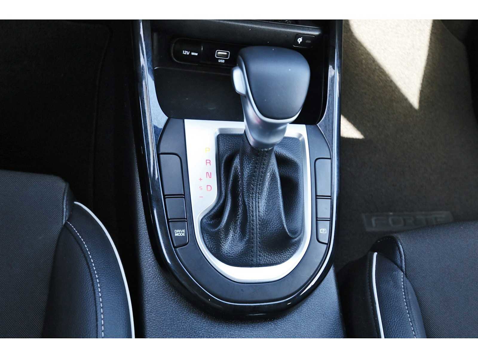 Used 2024 Kia Forte GT-Line w/ GT-Line Premium Package image 25