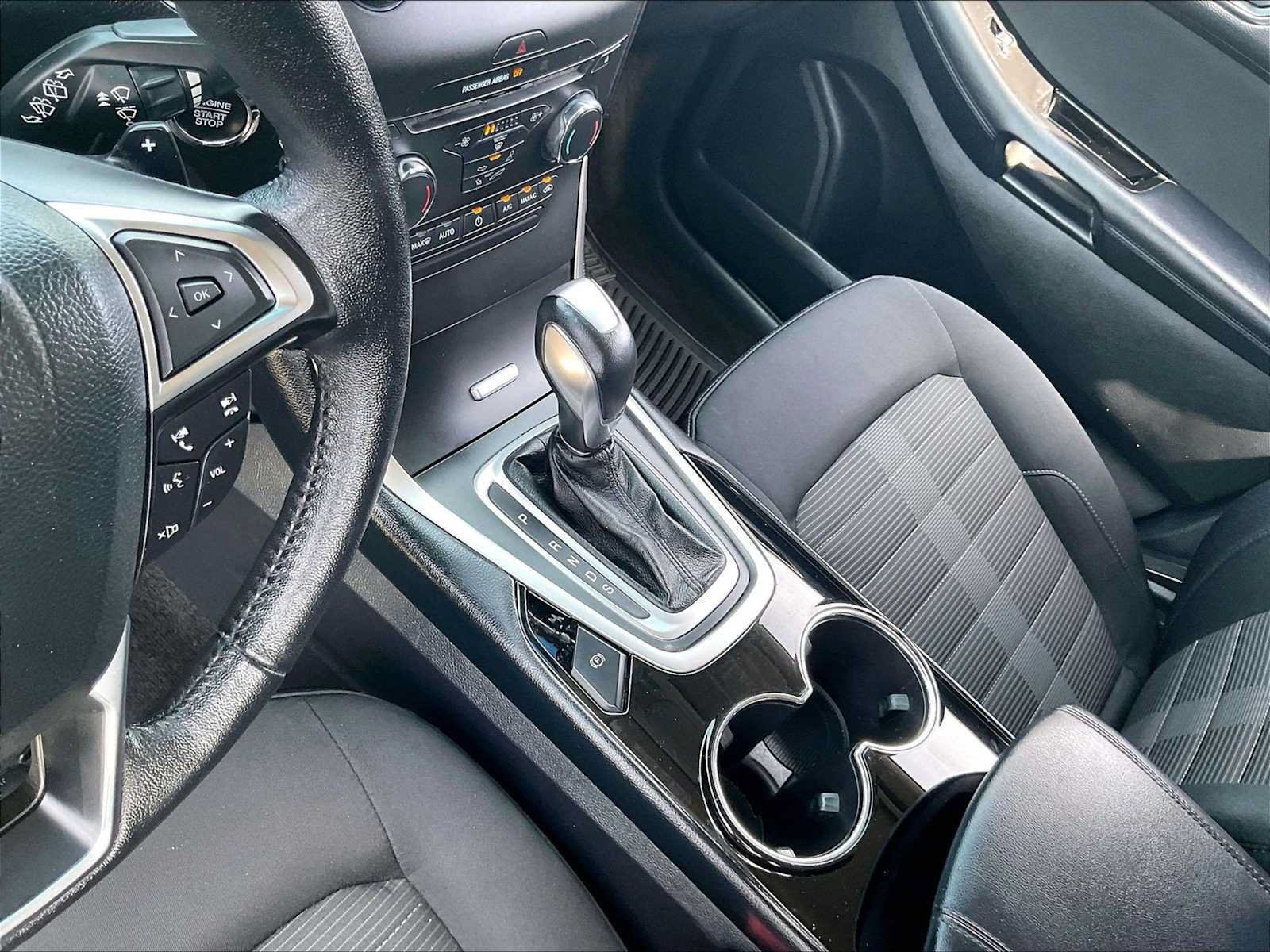 Used 2018 Ford Edge SEL FWD image 19