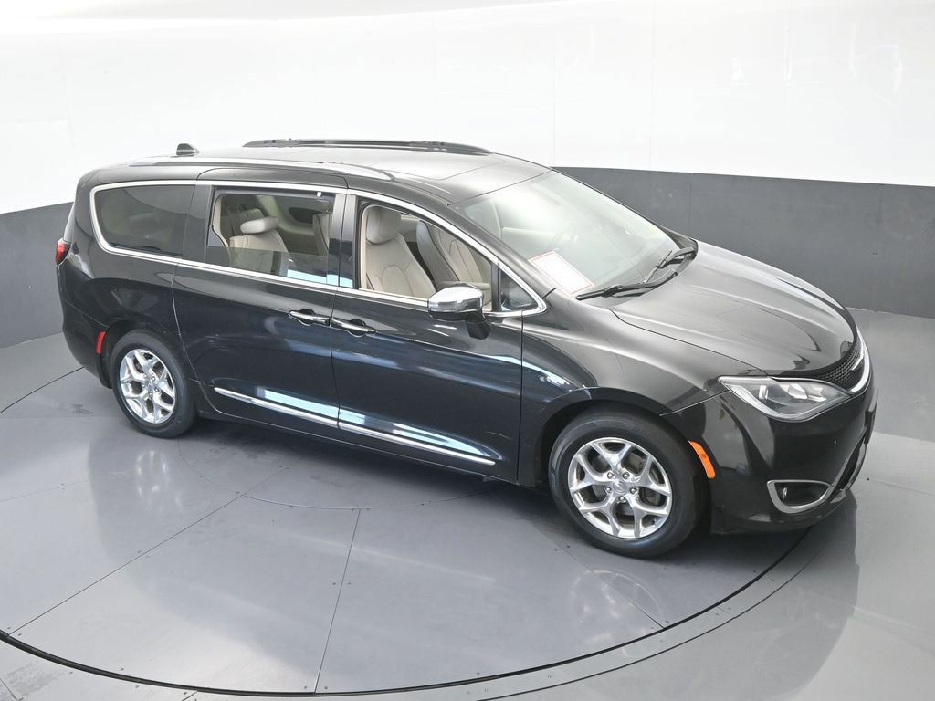 Used 2019 Chrysler Pacifica Limited image 57
