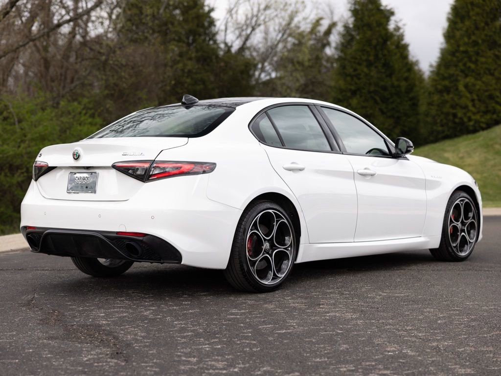 Used 2024 Alfa Romeo Giulia Veloce image 9