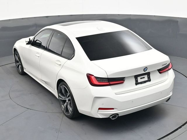 Used 2023 BMW 330i Sedan w/ Premium Package image 29