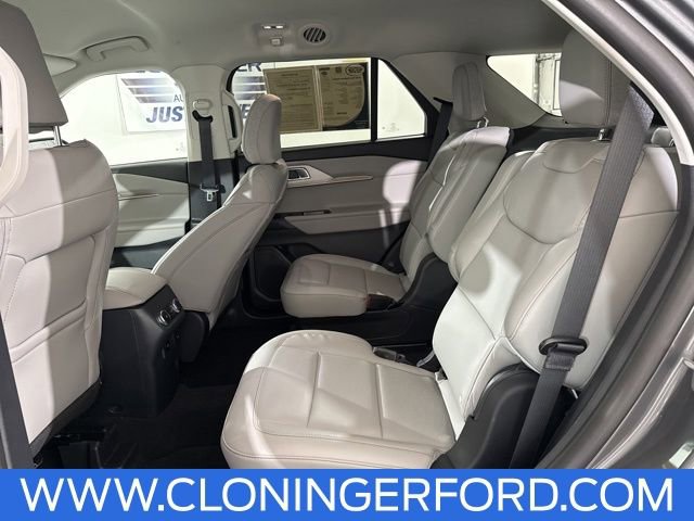 Used 2025 Ford Explorer Active w/ Active Comfort Package image 17