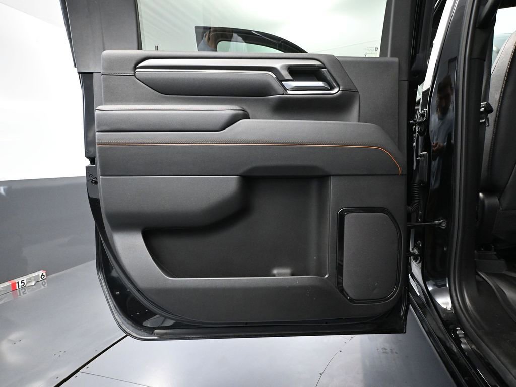 Used 2025 GMC Sierra 3500 AT4 image 41