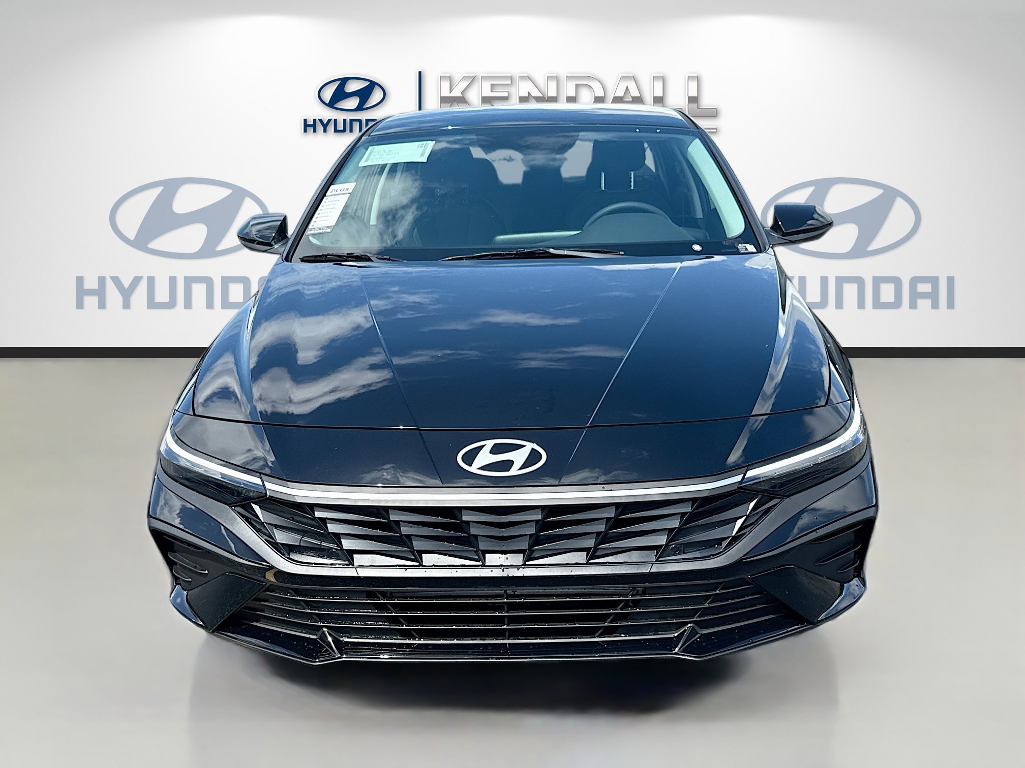 New 2026 Hyundai Elantra SE FWD image 2