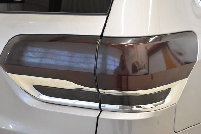 Used 2018 Jeep Grand Cherokee Limited AWD/4WD image 12