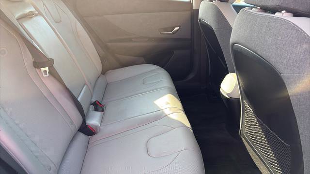 Used 2023 Hyundai Elantra Limited image 26