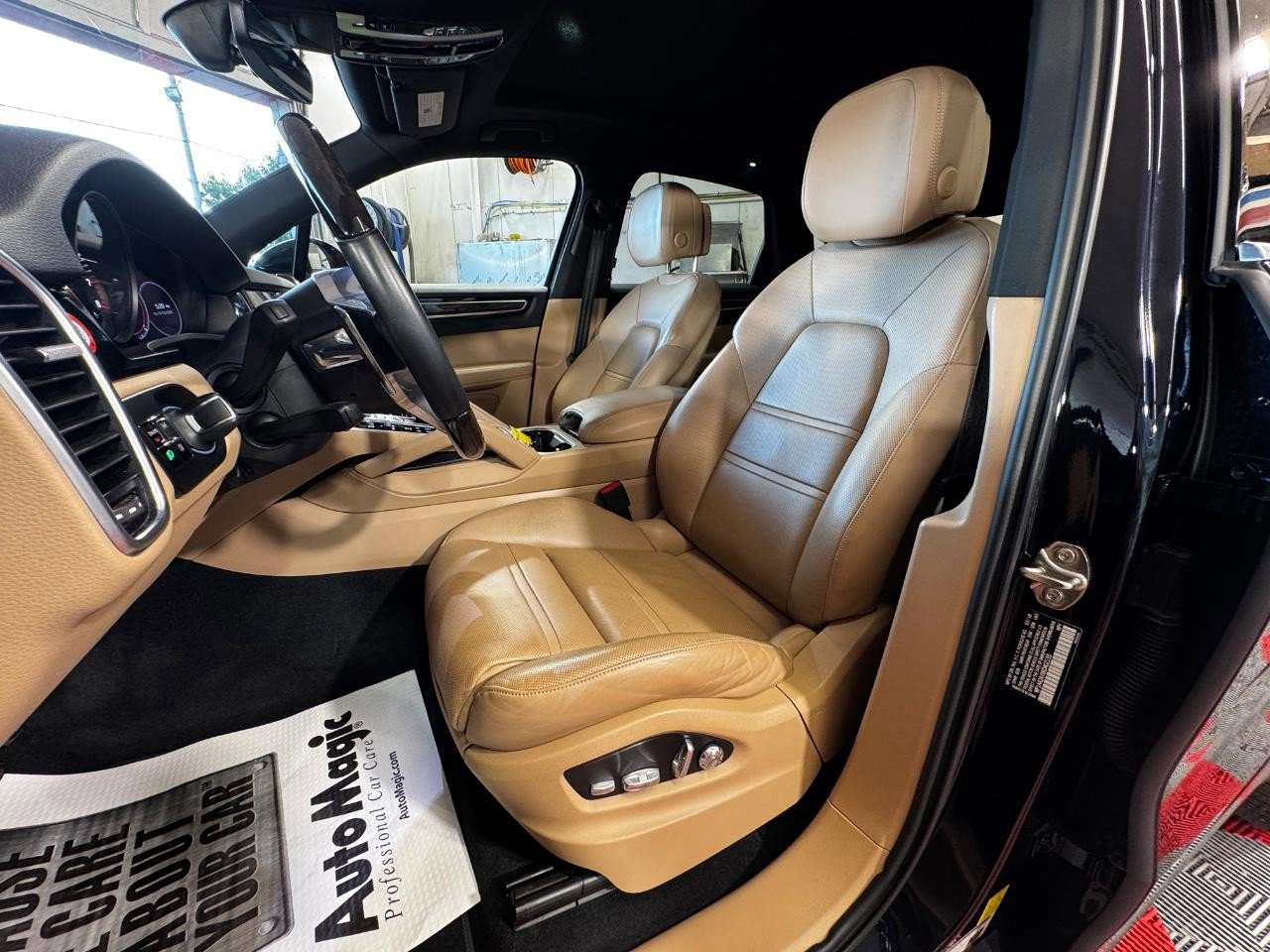 Used 2019 Porsche Cayenne AWD image 17