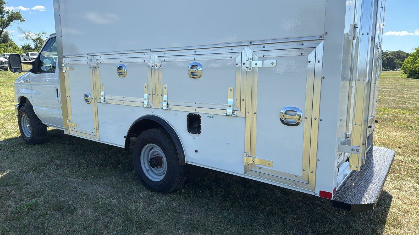 New 2027 Ford E-350 and Econoline 350 Super Duty w/ Power Equipment Group RWD image 21