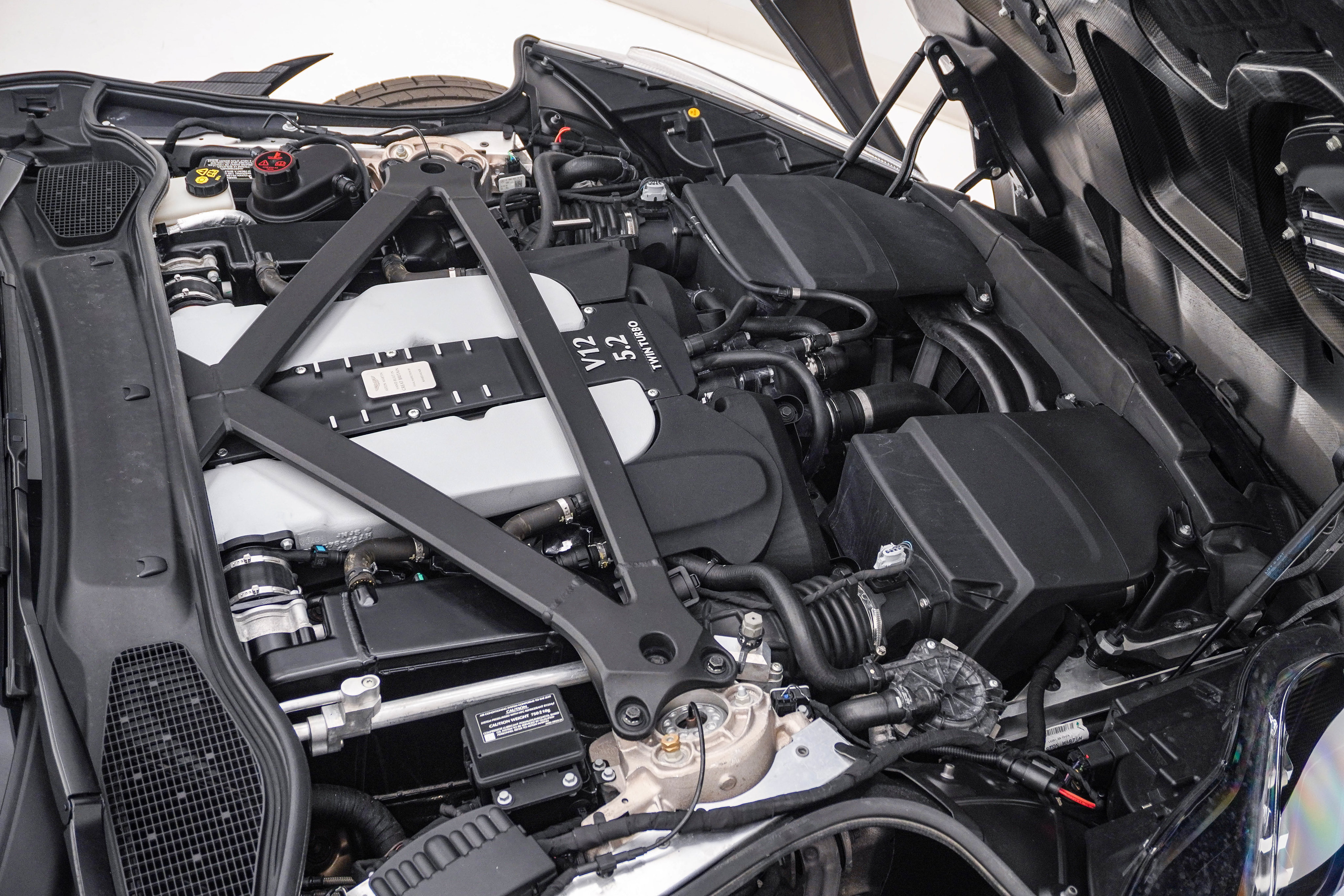 Used 2023 Aston Martin DBS Superleggera Volante RWD image 37