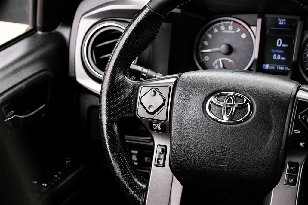 Used 2019 Toyota Tacoma TRD Off-Road image 13