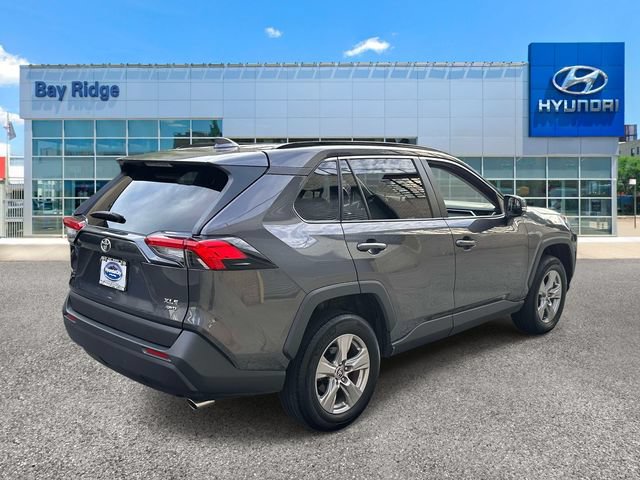 Used 2025 Toyota RAV4 XLE AWD/4WD image 4