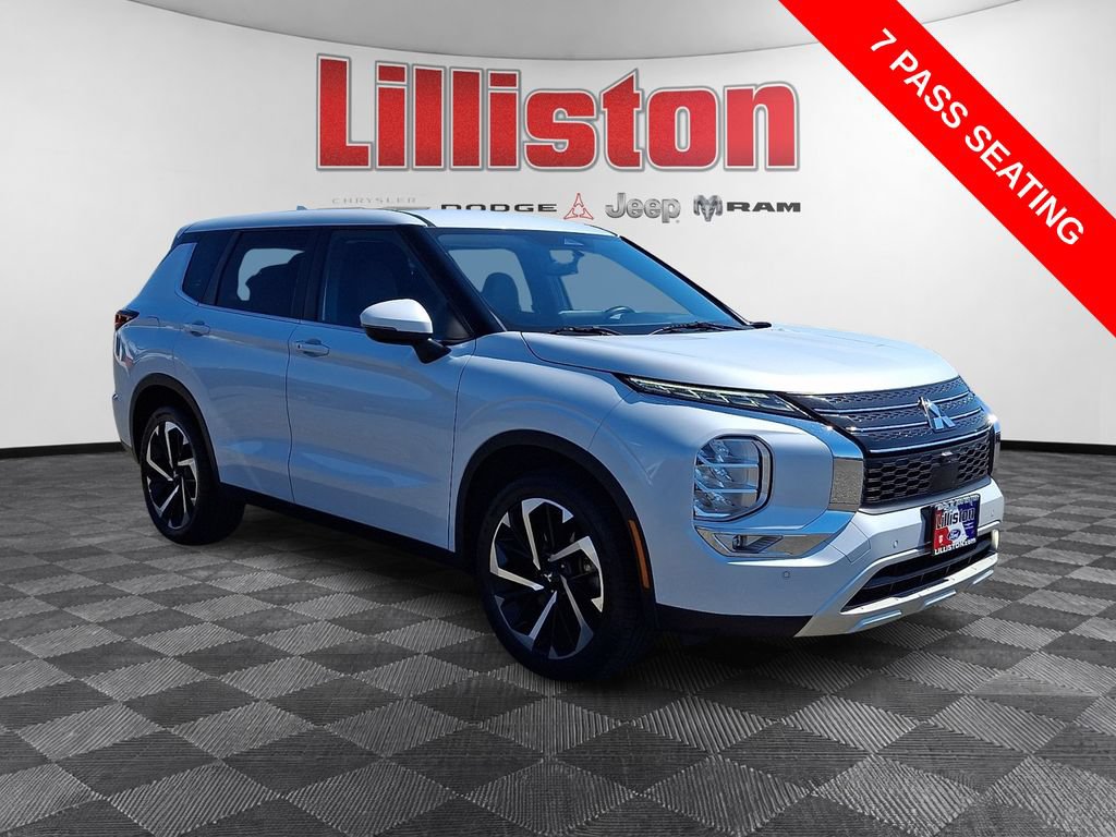 Used 2024 Mitsubishi Outlander SE FWD image 3