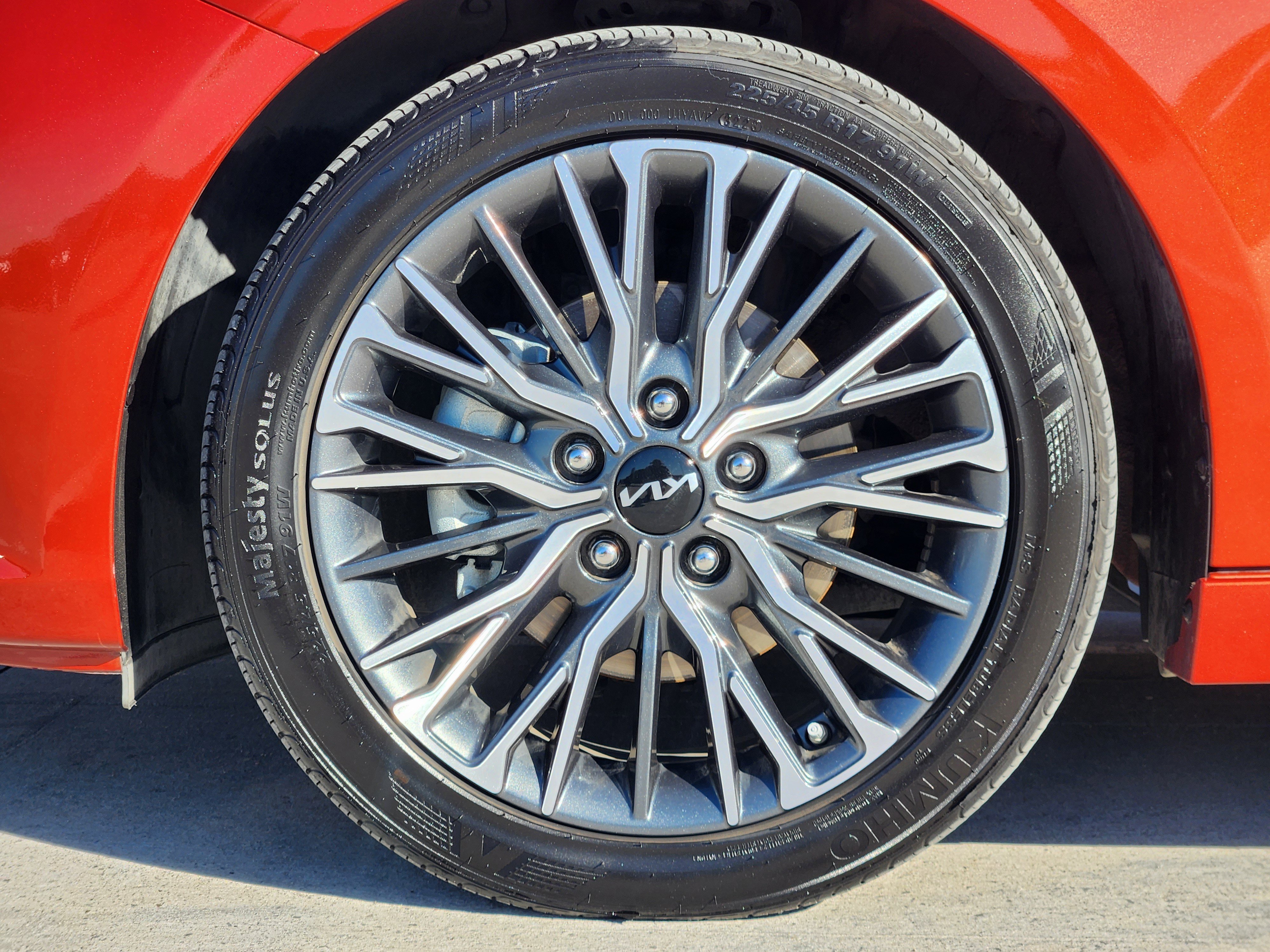 Used 2023 Kia Forte GT-Line w/ GT-Line Premium Package image 11