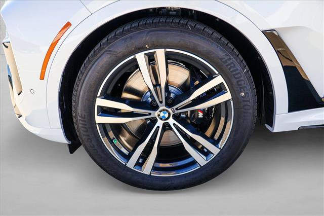 New 2027 BMW X7 xDrive40i w/ M Sport Package AWD/4WD image 9