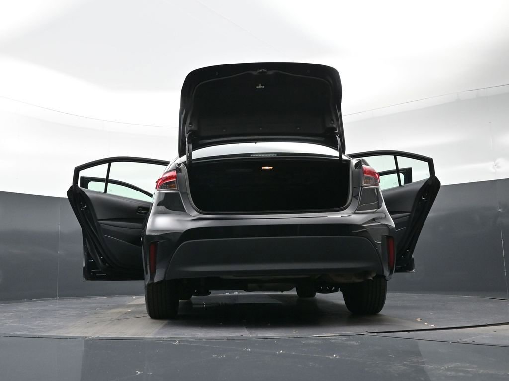 Used 2024 Toyota Corolla LE image 40