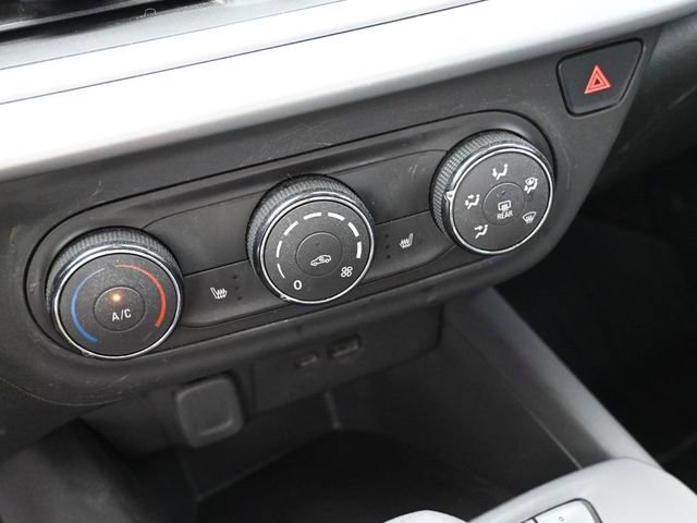 Used 2024 Chevrolet Trax RS image 34