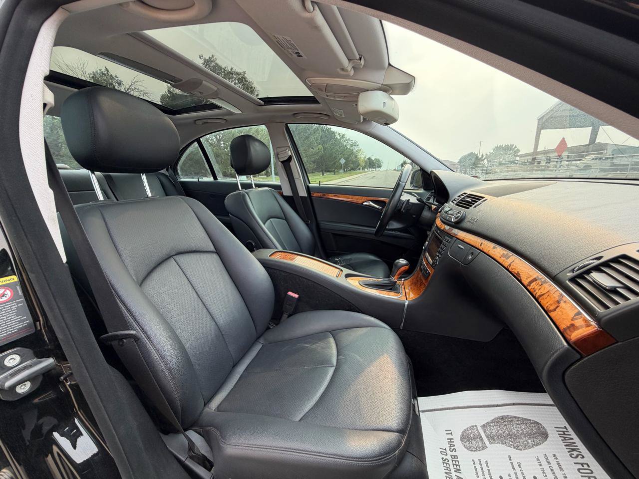 Used 2009 Mercedes-Benz E 350 4MATIC Sedan image 17